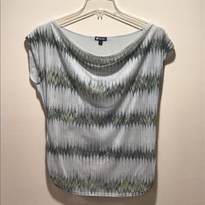 Light top with design. Size small
